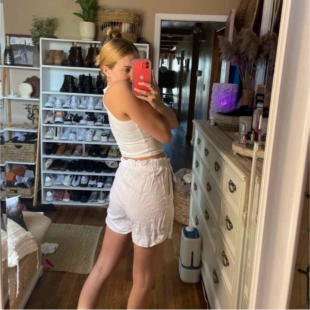 Uniqlo high waisted white linen draw string elastic waist shorts - Picture 12 of 12